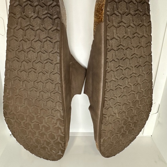 Tan Slip-On Sandals with Adjustable Buckles - Picture 3 of 5